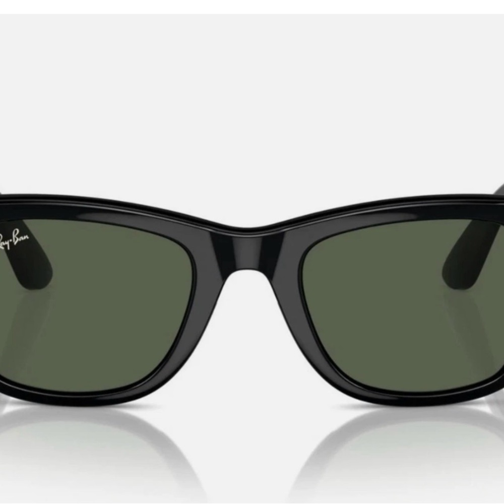 Open Box Ray-Ban Meta Wayfarer Smart Glasses Shiny Black w/ Charging Case GEN 1